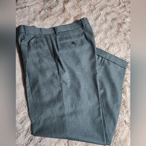 Mens Ralph Lauren 33x30 charcoal grey checkered classic fit dress pants.